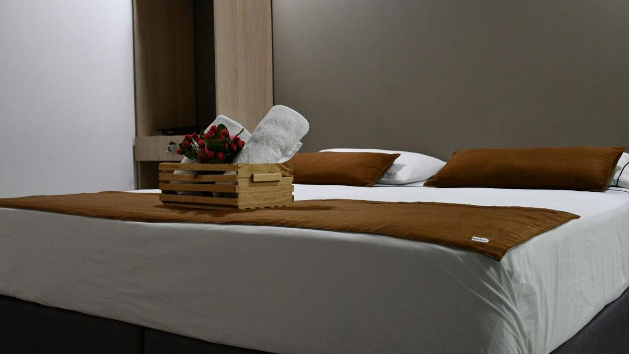 Hotel Boutique Plaza Medellín Buitenkant foto